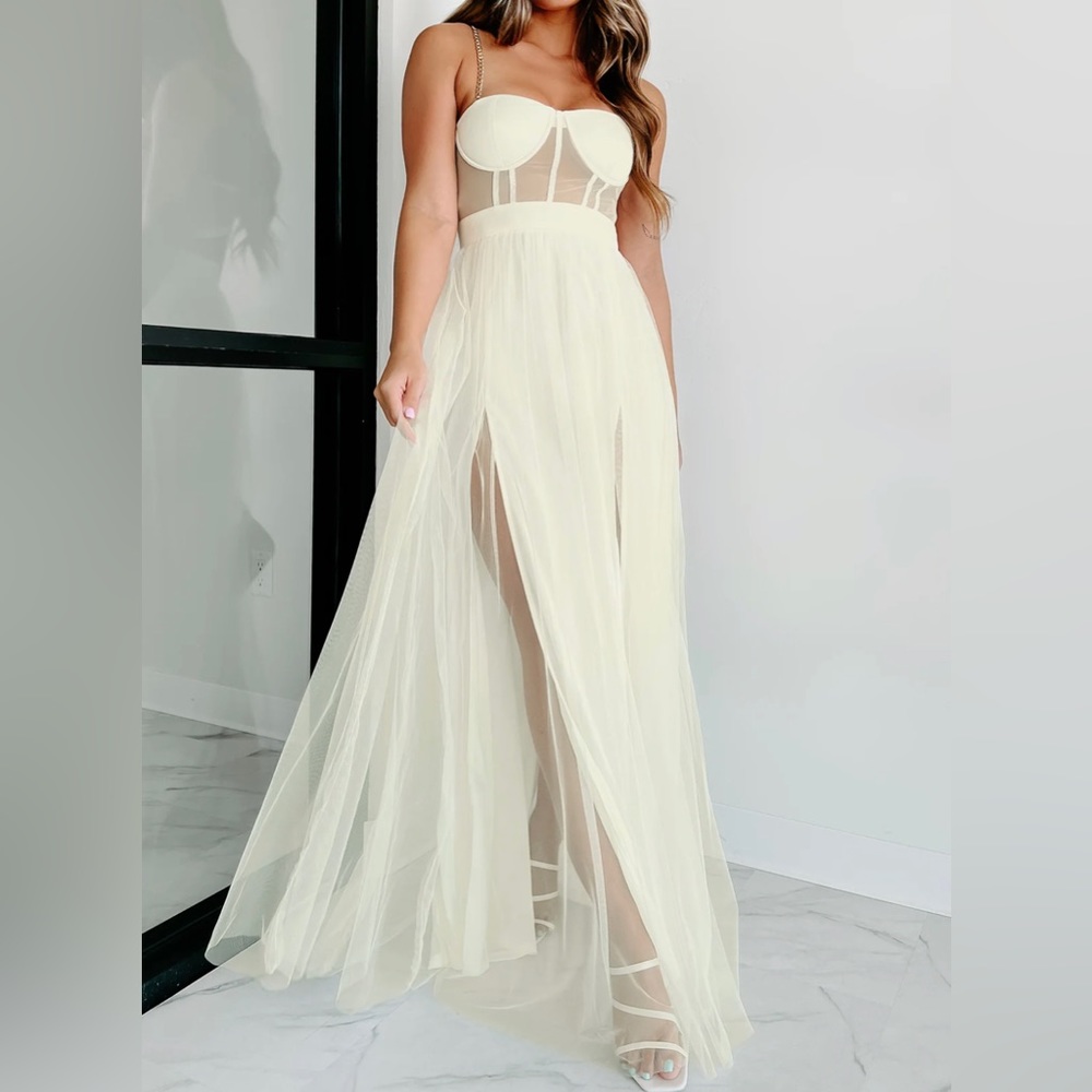 KNOCK OUT GOLD CHAIN DETAIL CORSET MAXI DRESS (IVORY)
